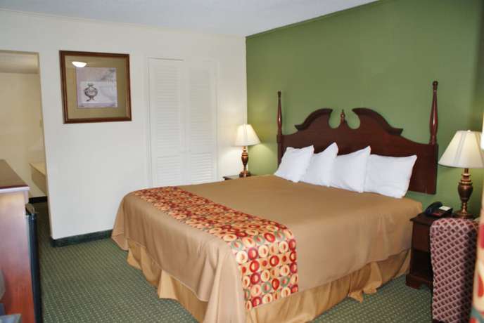Imagen de la habitación del Hotel Americas Best Value Inn Ft. Jackson. Foto 11