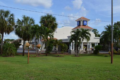 Imagen general del Hotel Americas Best Value Inn Ft. Myers. Foto 3