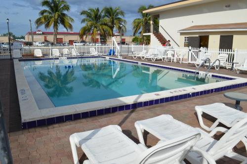 Imagen general del Hotel Americas Best Value Inn Ft. Myers. Foto 8