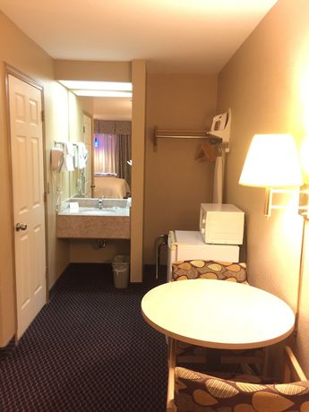 Imagen de la habitación del Hotel Americas Best Value Inn Garden City. Foto 4