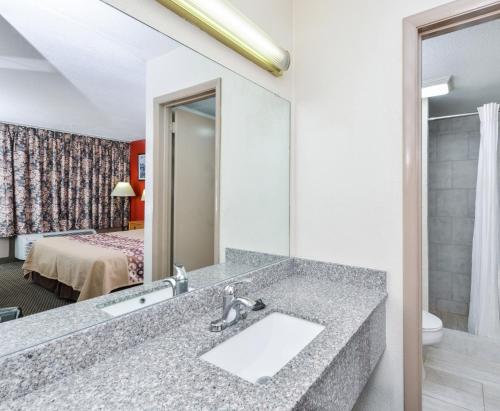 Imagen de la habitación del Hotel Americas Best Value Inn - Goodlettsville. Foto 11