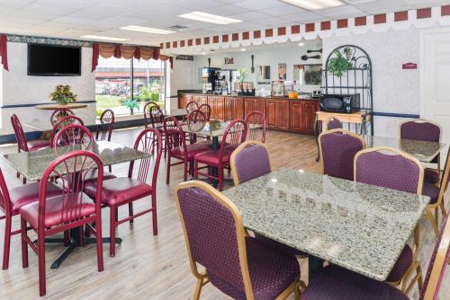 Imagen del bar/restaurante del Hotel Americas Best Value Inn - Goodlettsville. Foto 9