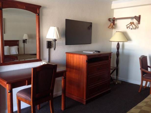 Imagen de la habitación del Hotel Americas Best Value Inn Hanford. Foto 10