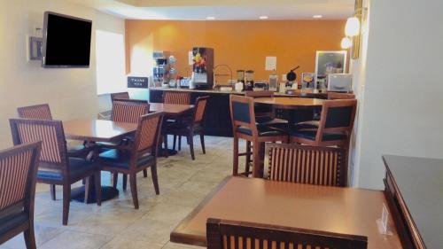 Imagen general del Hotel Americas Best Value Inn Harrisburg. Foto 1