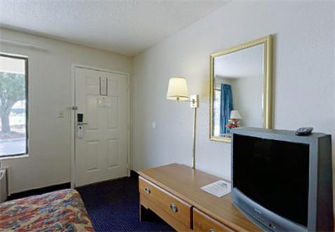 Imagen de la habitación del Hotel Americas Best Value Inn In Murfreesboro. Foto 16