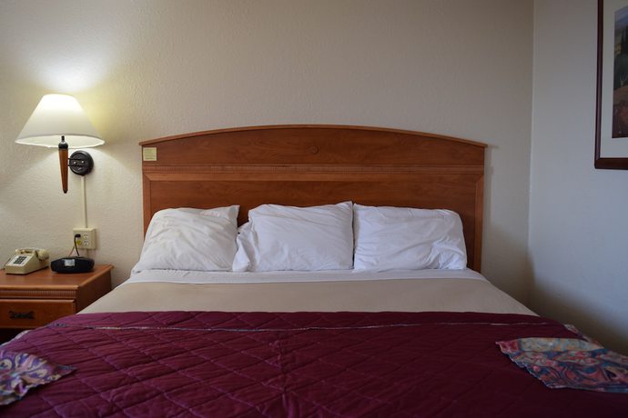 Imagen de la habitación del Hotel Americas Best Value Inn Jefferson City. Foto 12