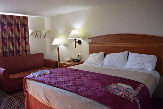 Imagen de la habitación del Hotel Americas Best Value Inn Jefferson City. Foto 16