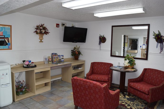 Imagen de los interiores del Hotel Americas Best Value Inn Jefferson City. Foto 20