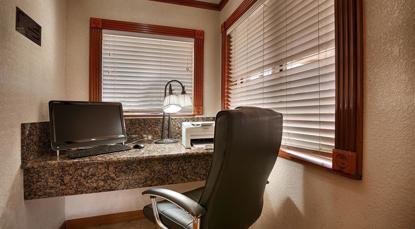 Imagen de los interiores del Hotel Americas Best Value Inn Kingsville. Foto 13