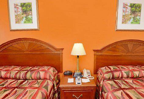 Imagen de la habitación del Hotel America's Best Value Inn Lancaster. Foto 6