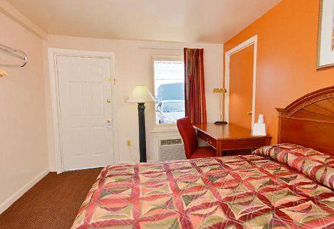 Imagen de la habitación del Hotel America's Best Value Inn Lancaster. Foto 8