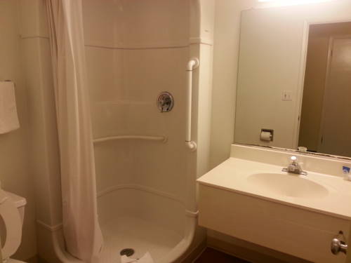 Imagen de la habitación del Hotel Americas Best Value Inn Lincoln Airport. Foto 3
