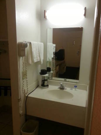 Imagen de la habitación del Hotel Americas Best Value Inn Lincoln. Foto 12