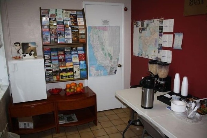 Imagen de los interiores del Hotel Americas Best Value Inn Livermore. Foto 17