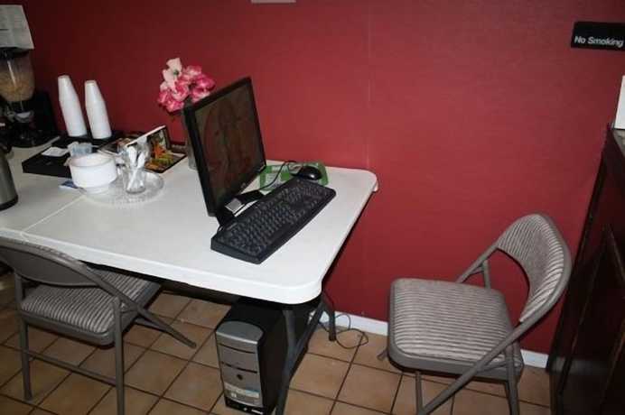 Imagen de los interiores del Hotel Americas Best Value Inn Livermore. Foto 18