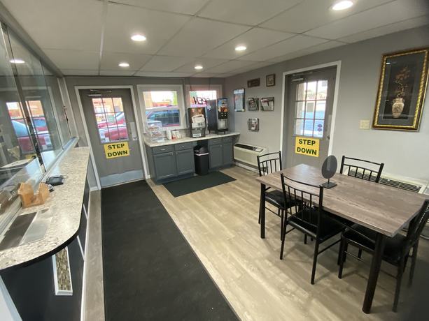 Imagen de los interiores del Hotel Americas Best Value Inn Marion, OH. Foto 14