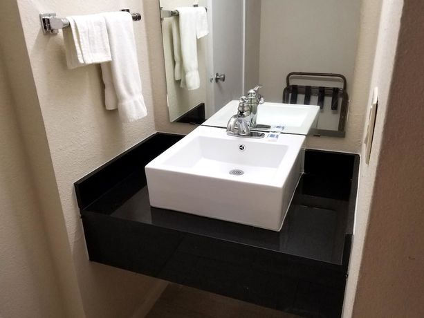 Imagen de la habitación del Hotel Americas Best Value Inn Marshall. Foto 13