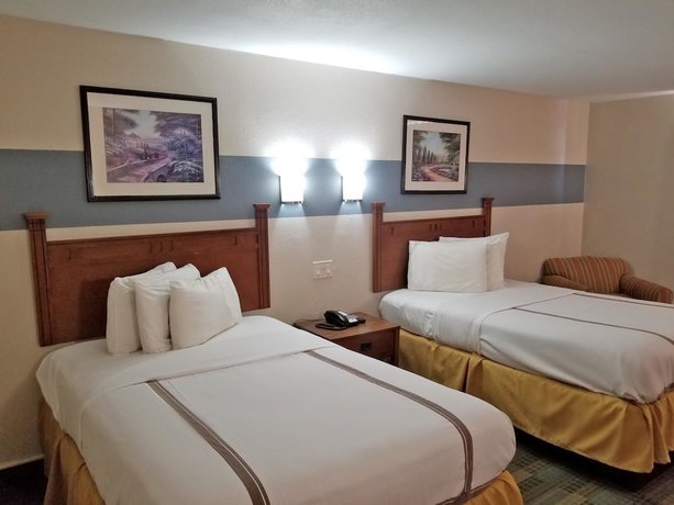 Imagen de la habitación del Hotel Americas Best Value Inn Marshall. Foto 14