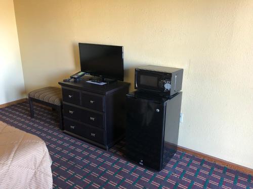 Imagen de la habitación del Hotel Americas Best Value Inn Maumee Toledo. Foto 6