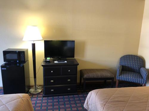 Imagen de la habitación del Hotel Americas Best Value Inn Maumee Toledo. Foto 8