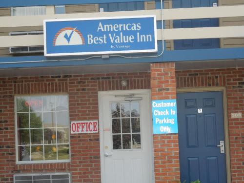 Imagen general del Hotel Americas Best Value Inn Maumee Toledo. Foto 3