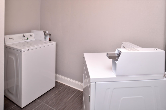 Imagen de los interiores del Hotel America's Best Value Inn - Memphis Airport. Foto 19