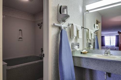 Imagen de la habitación del Hotel Americas Best Value Inn Midlothian Cedar Hill. Foto 6