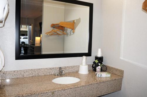 Imagen general del Hotel Americas Best Value Inn - Milpitas. Foto 5