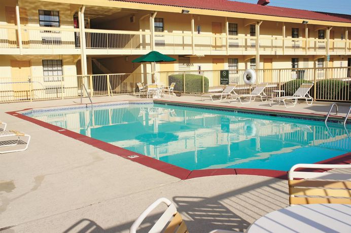 Imagen de la piscina del Hotel Americas Best Value Inn Montgomery, Al. Foto 13