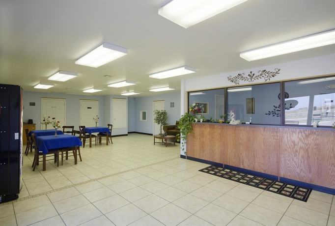 Imagen de los interiores del Hotel Americas Best Value Inn Muskogee. Foto 9