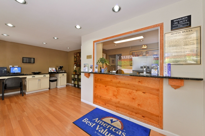 Imagen de los interiores del Hotel Americas Best Value Inn Nashville Downtown. Foto 10