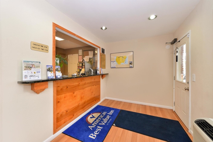 Imagen de los interiores del Hotel Americas Best Value Inn Nashville Downtown. Foto 12