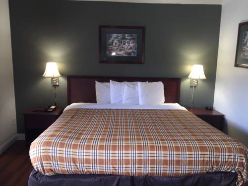 Imagen de la habitación del Hotel Americas Best Value Inn Norman At Univ Of Oklahoma. Foto 6