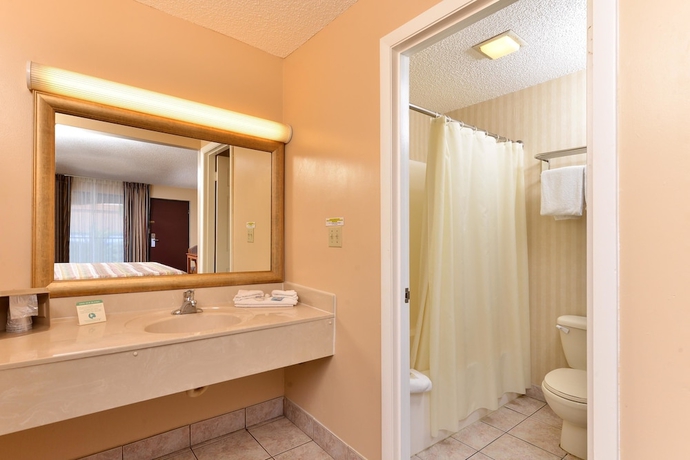 Imagen de la habitación del Hotel Americas Best Value Inn Ocean Inn. Foto 14