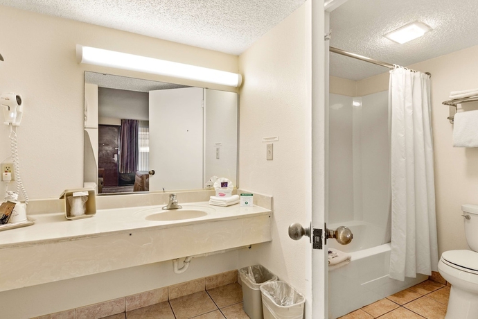 Imagen de la habitación del Hotel Americas Best Value Inn Ocean Inn. Foto 16