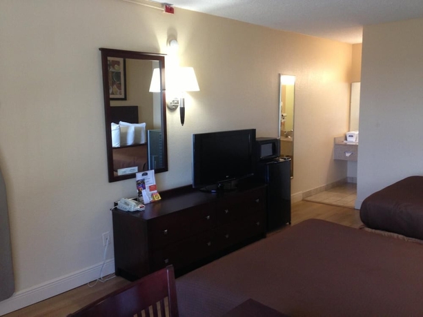 Imagen de la habitación del Hotel Americas Best Value Inn Orlando, FL. Foto 10
