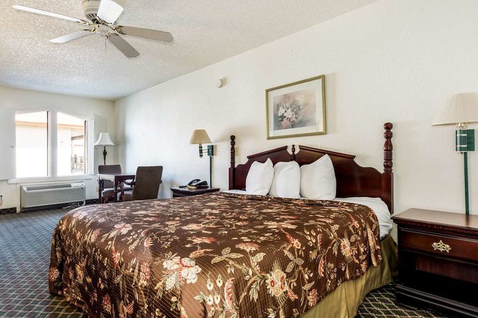 Imagen de la habitación del Hotel Americas Best Value Inn Paris. Foto 12