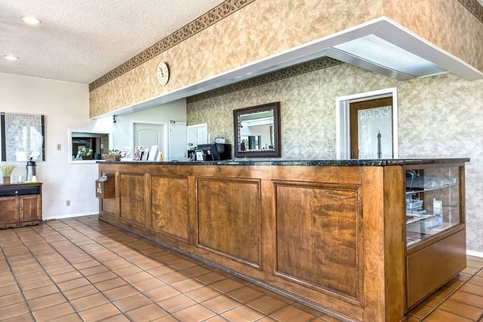 Imagen de los interiores del Hotel Americas Best Value Inn Paris. Foto 15