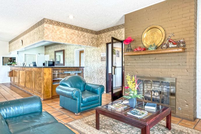 Imagen de los interiores del Hotel Americas Best Value Inn Paris. Foto 16