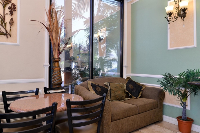 Imagen de los interiores del Hotel Americas Best Value Inn Pasadena Arcadia. Foto 16
