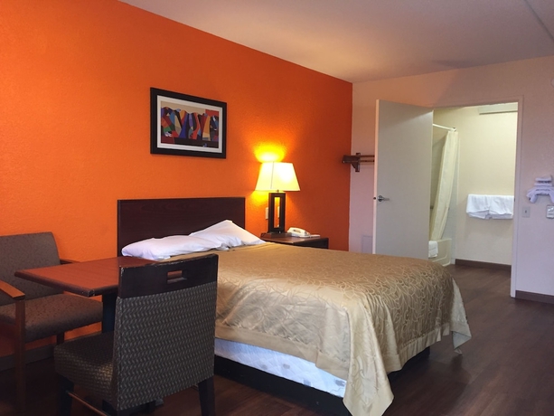 Imagen de la habitación del Hotel Americas Best Value Inn Pittsburgh Airport. Foto 6