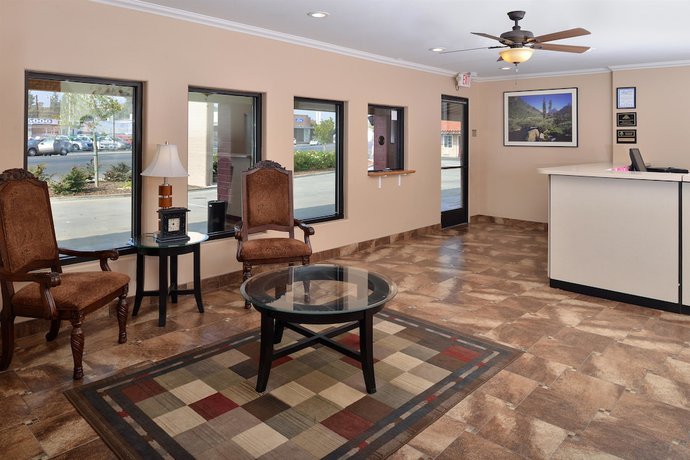 Imagen de los interiores del Hotel Americas Best Value Inn Porterville. Foto 18