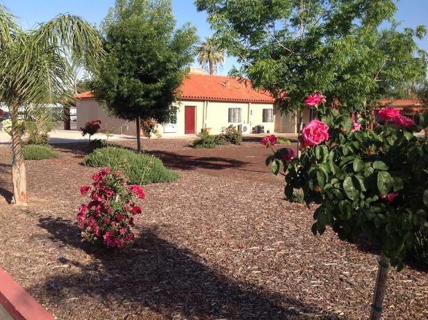 Imagen de los exteriores del Hotel Americas Best Value Inn Porterville. Foto 16