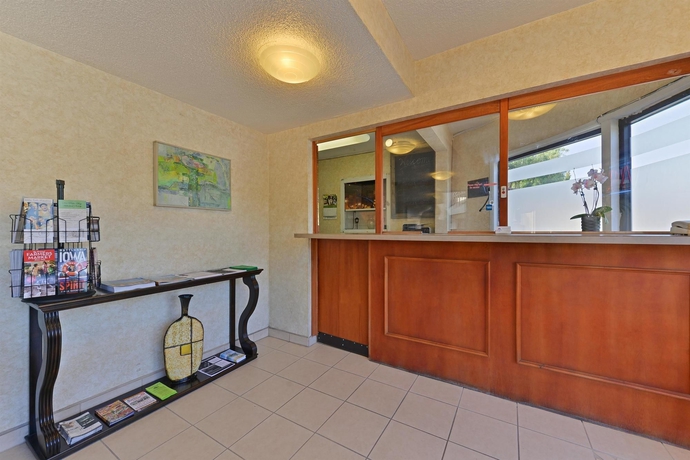 Imagen de los interiores del Hotel Americas Best Value Inn Rancho Palos Verdes. Foto 16