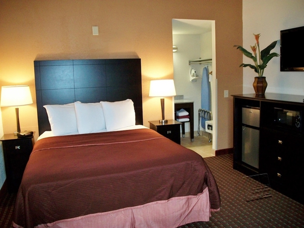 Imagen de la habitación del Hotel Americas Best Value Inn Romulus Detroit Airport. Foto 5
