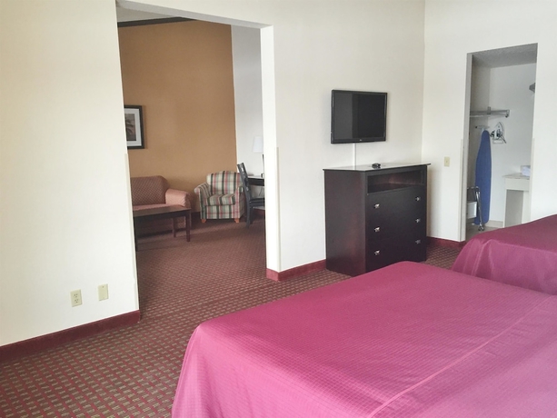 Imagen de la habitación del Hotel Americas Best Value Inn Romulus Detroit Airport. Foto 8