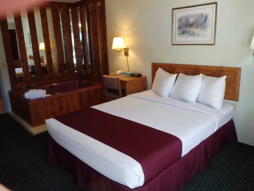 Imagen de la habitación del Hotel Americas Best Value Inn Saint Ignace. Foto 9
