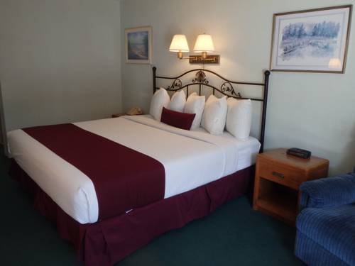 Imagen de la habitación del Hotel Americas Best Value Inn Saint Ignace. Foto 10