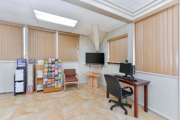 Imagen de los interiores del Hotel Americas Best Value Inn Sarasota Downtown. Foto 19