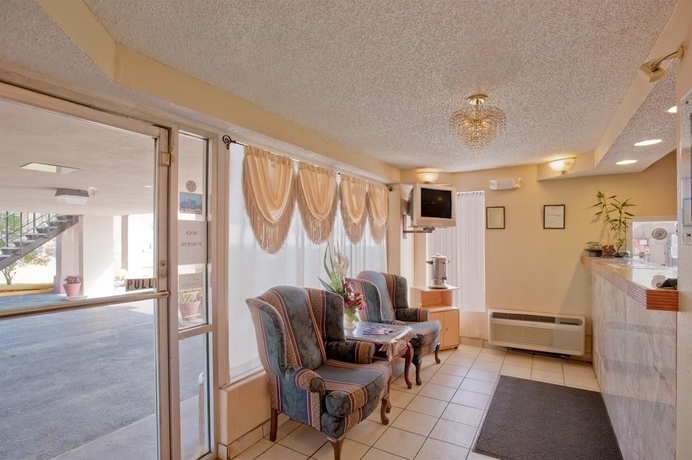 Imagen de los interiores del Hotel Americas Best Value Inn Savannah. Foto 14